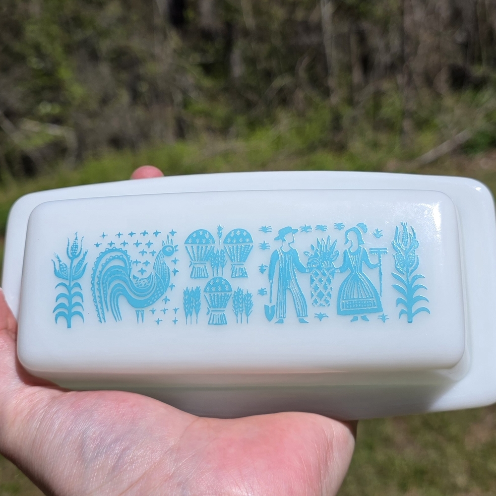 Pyrex Amish Butterprint Butter Dish